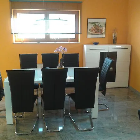 Ferienwohnung Weiss רוסט